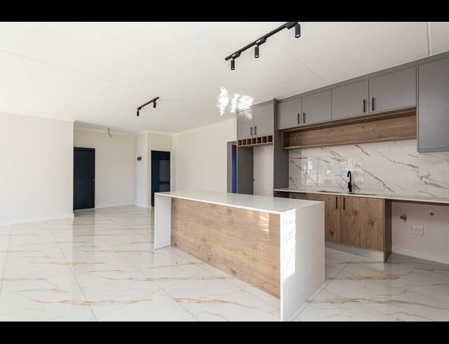 3 BEDROOM APARTMENT FOR SALE IN SANDOWN